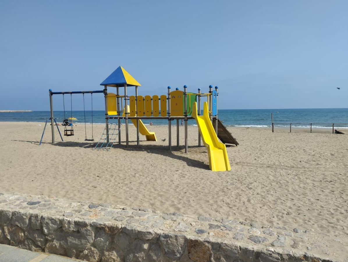 Atico Frente Al Mar Con Parking Para 5 Personas Calafell Exteriör bild