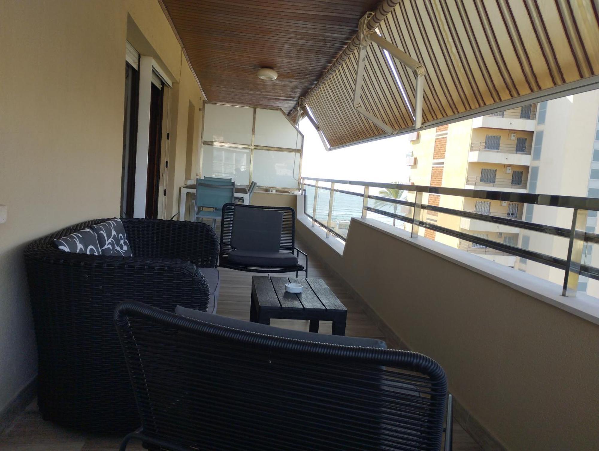 Atico Frente Al Mar Con Parking Para 5 Personas Calafell Exteriör bild